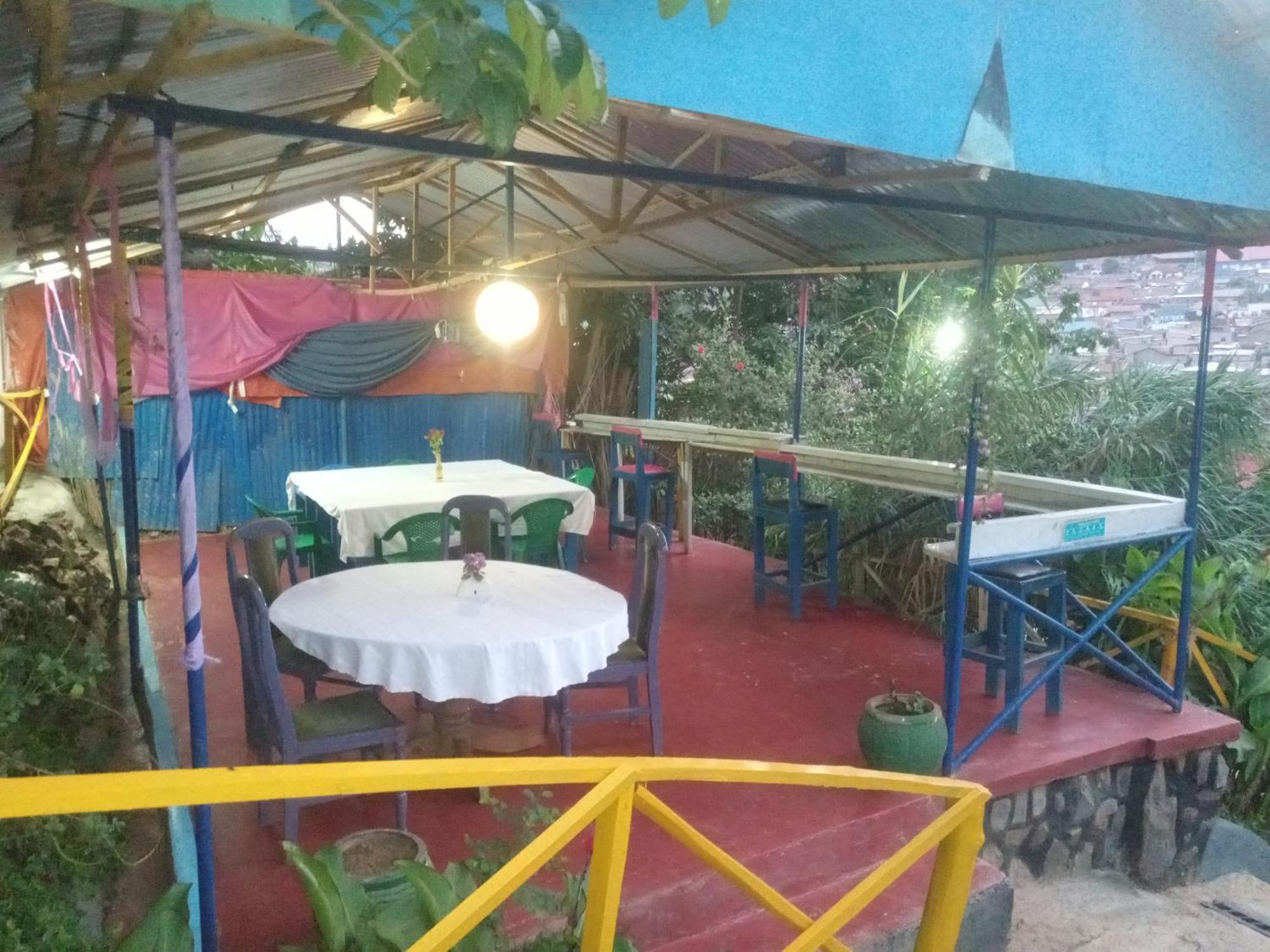 Colours Club And Spa Kigali Esterno foto