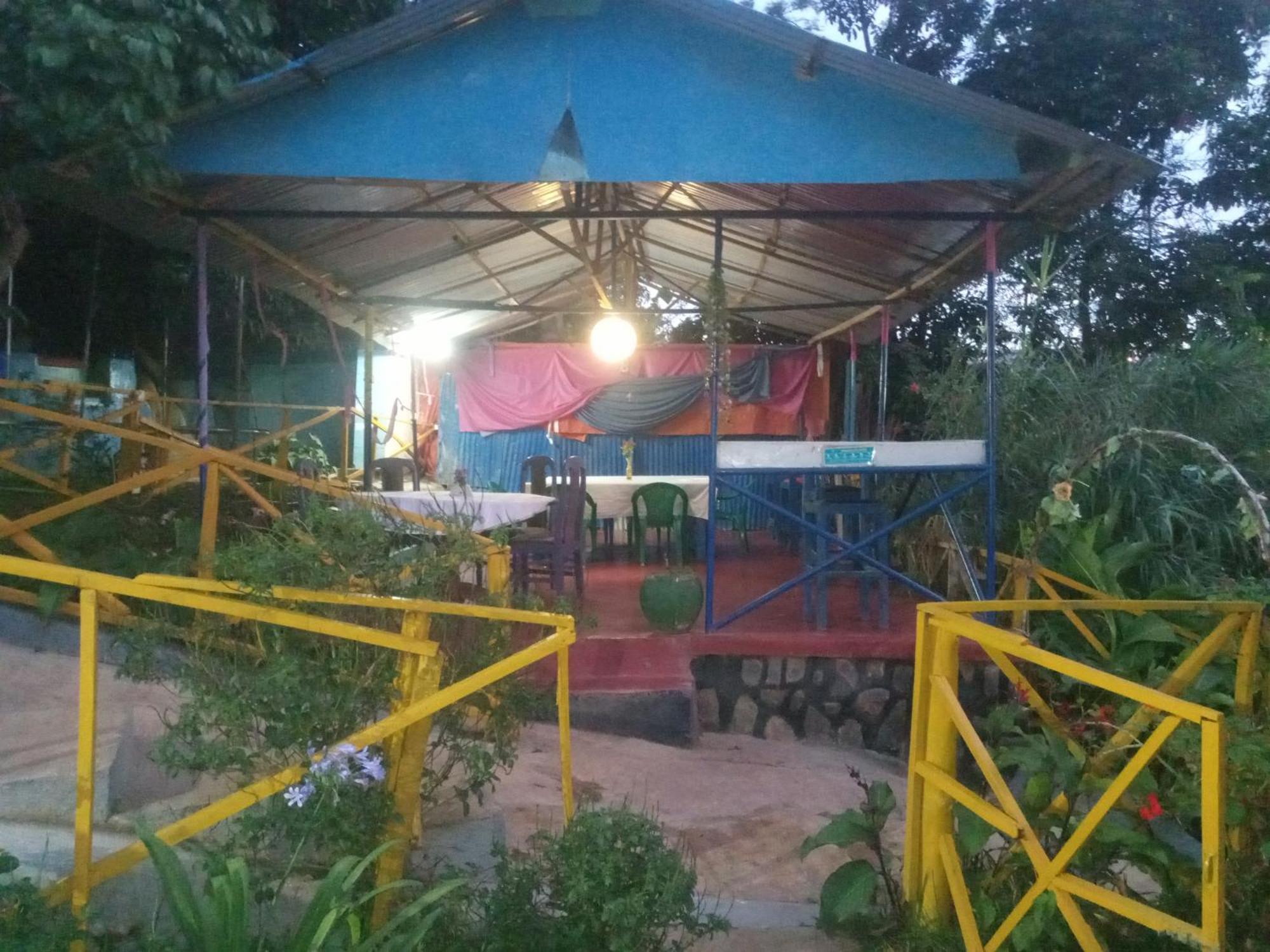 Colours Club And Spa Kigali Esterno foto