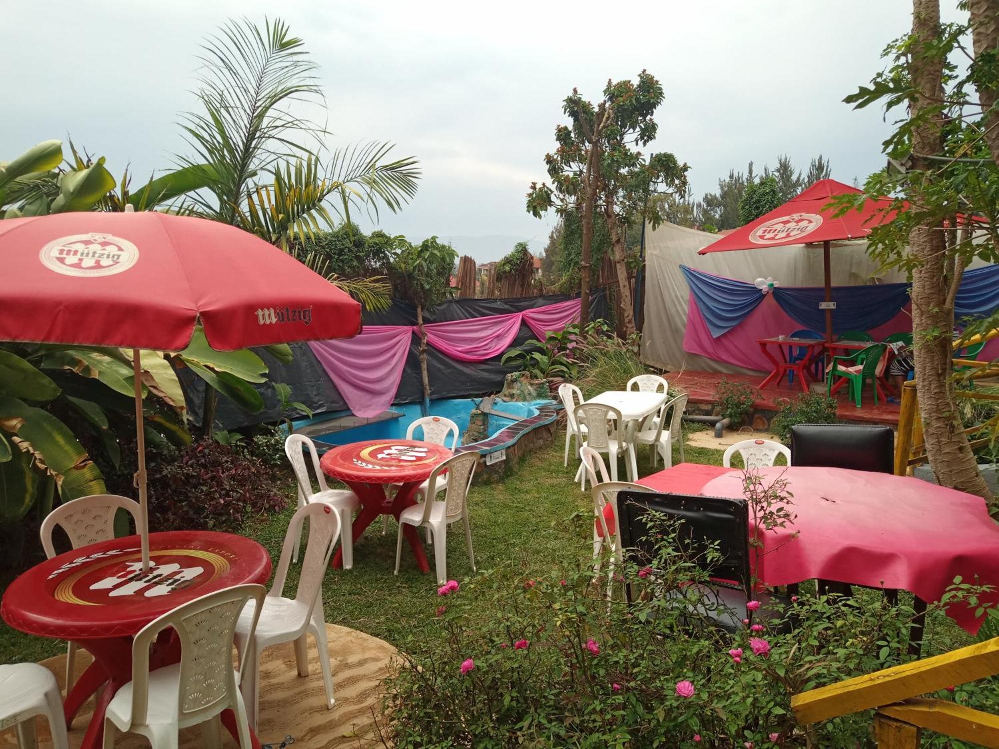 Colours Club And Spa Kigali Esterno foto