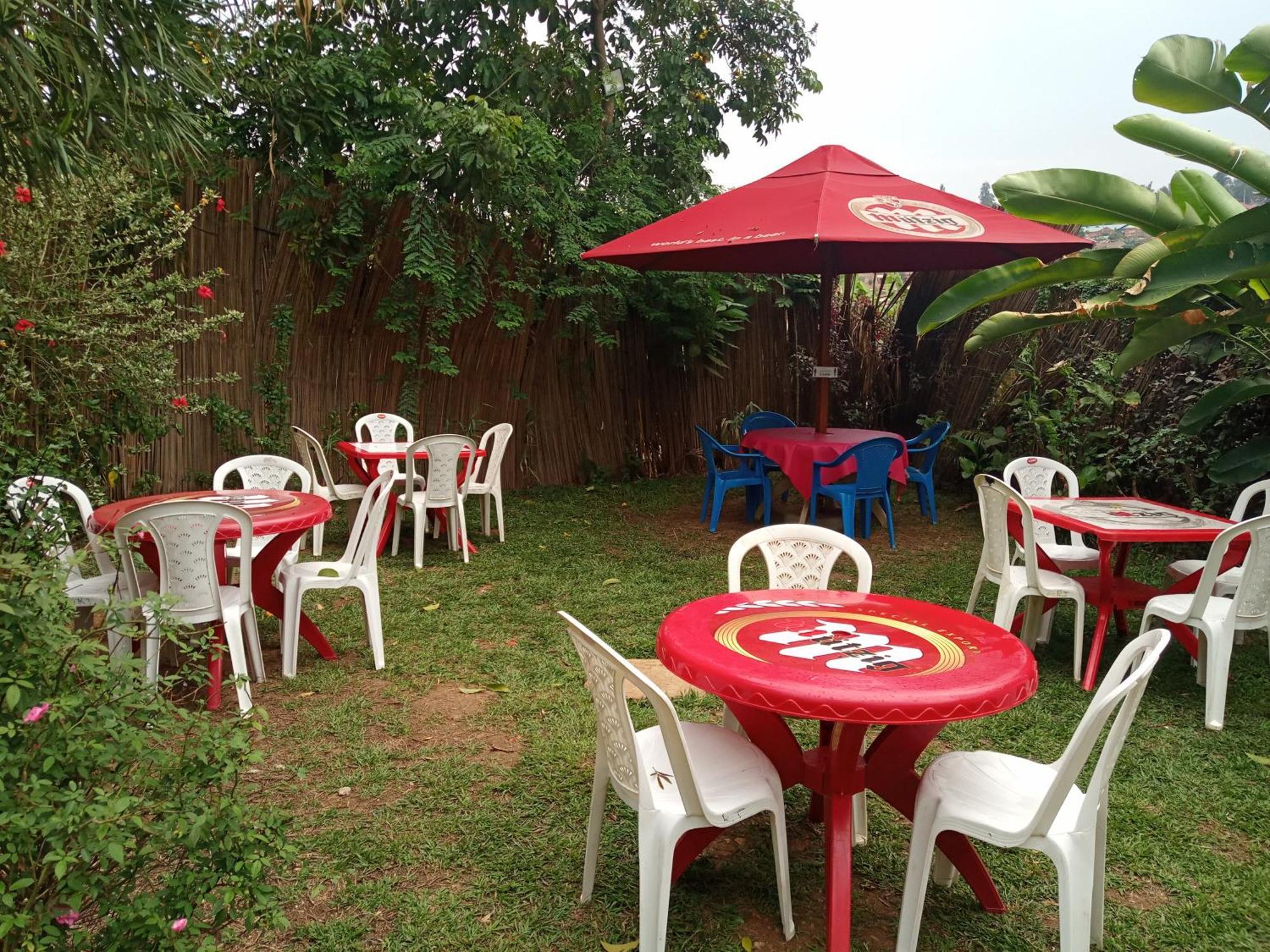 Colours Club And Spa Kigali Esterno foto