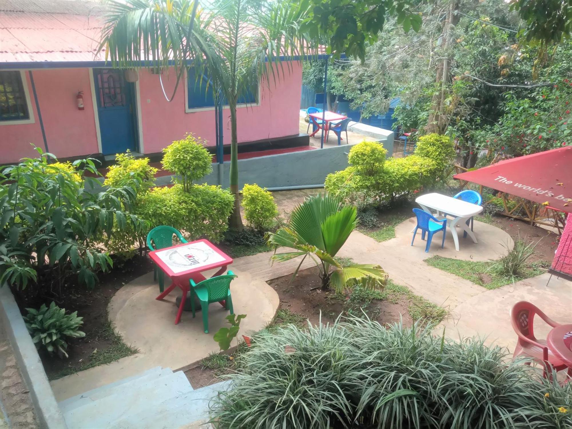 Colours Club And Spa Kigali Esterno foto